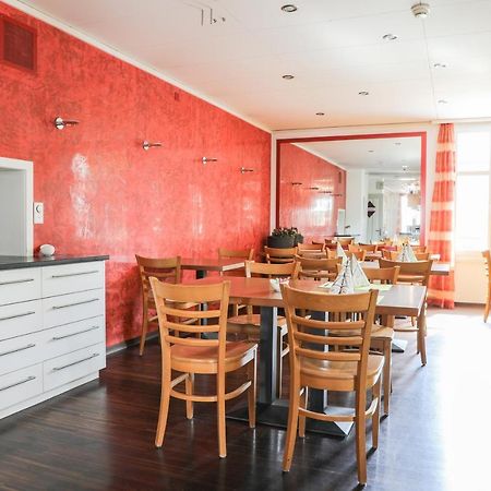 Hotel Loewen Niederuzwil Bagian luar foto