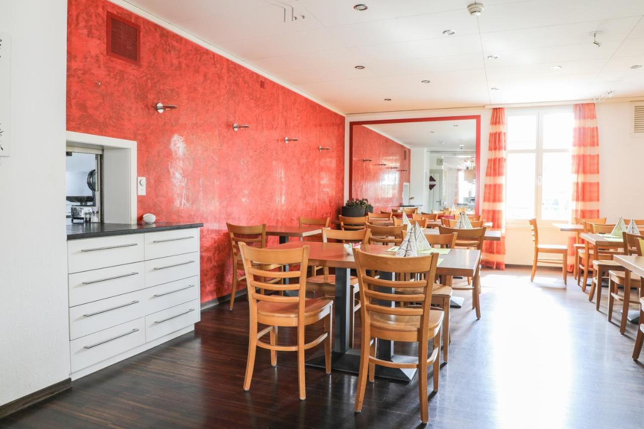 Hotel Loewen Niederuzwil Bagian luar foto