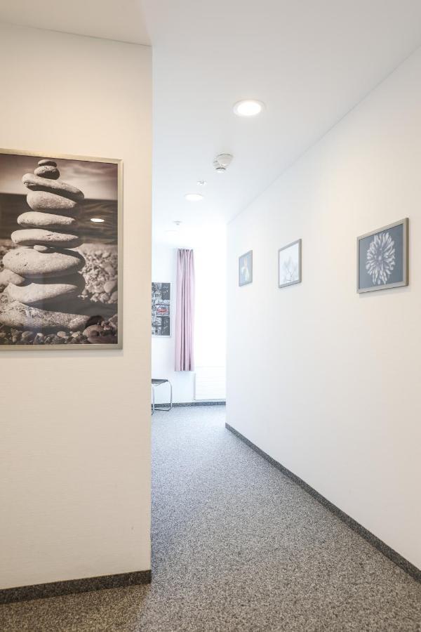 Hotel Loewen Niederuzwil Bagian luar foto