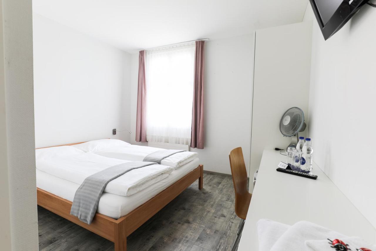 Hotel Loewen Niederuzwil Bagian luar foto