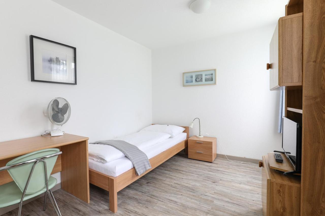 Hotel Loewen Niederuzwil Bagian luar foto